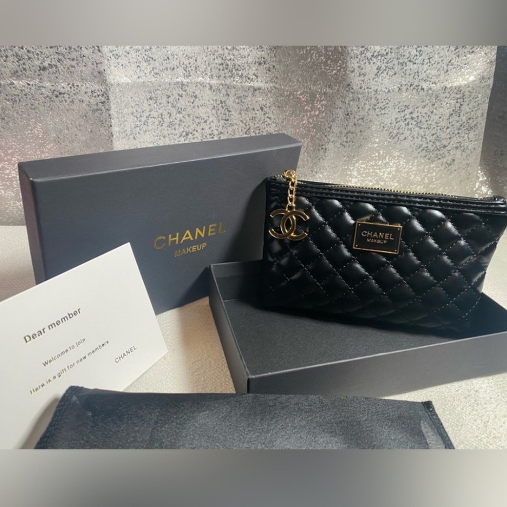 CHANEL Makeup Beauty Bag CC Black Quilted Charm NIB